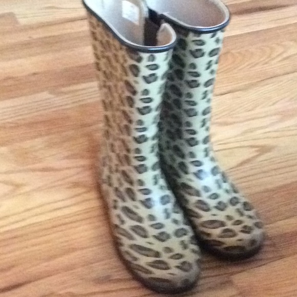 Sperry Cheetah Boots - Picture 2 of 5